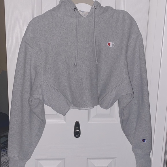 🖤CHAMPION SIZE XS GREY CROPPED HOODIE🖤 - Picture 1 of 3
